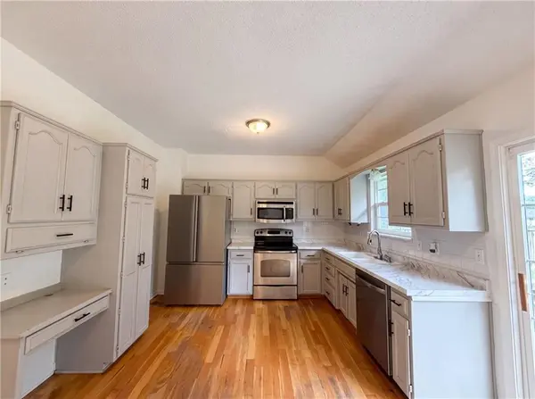 1706 N Lazy Branch RD, Independence, MO 64058
