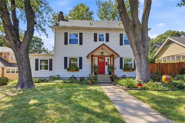 6124 Oak ST, Kansas City, MO 64113