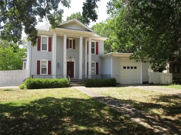 1323 West ST, Emporia, KS 66801