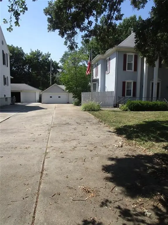 1323 West ST, Emporia, KS 66801