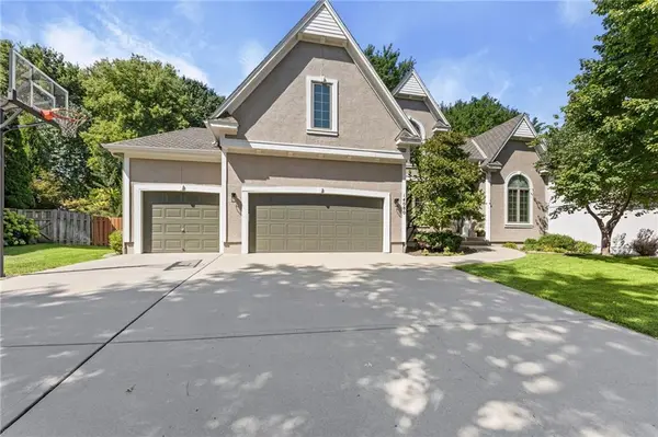 14080 S Hagan ST, Olathe, KS 66062