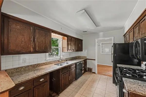 2614 S Northern BLVD, Independence, MO 64052