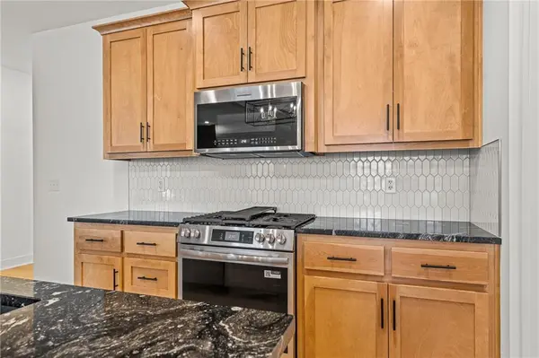 11808 E 231st ST, Peculiar, MO 64078