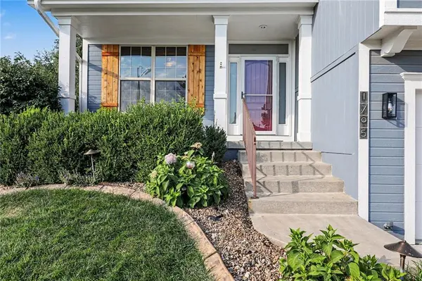 1705 NW 93rd ST, Kansas City, MO 64155