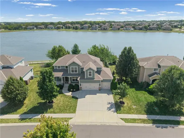 8808 SW 4TH ST, Blue Springs, MO 64064