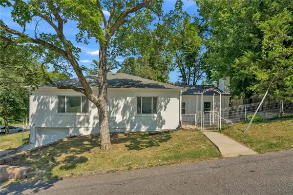 2663 Grandview BLVD, Kansas City, KS 66102