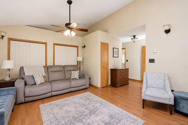 151-27 11th AVE, Whitestone, NY 11357