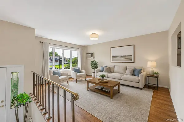 6 Keswick DR, East Islip, NY 11730