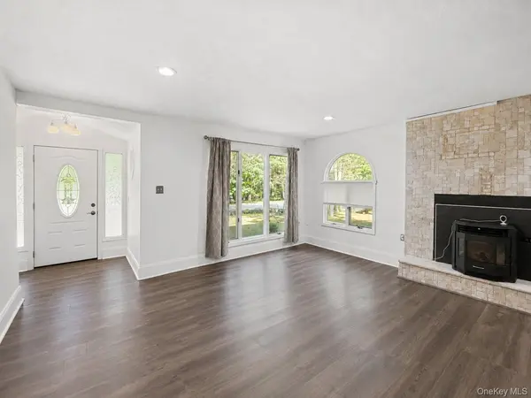 33 Buckingham CIR, Rock Hill, NY 12775