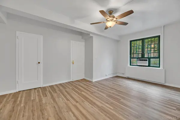 7 Metropolitan OVAL #ME, Bronx, NY 10462