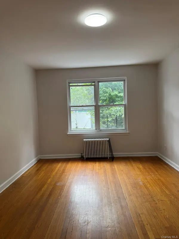 14014 Jewel AVE, Flushing, NY 11367