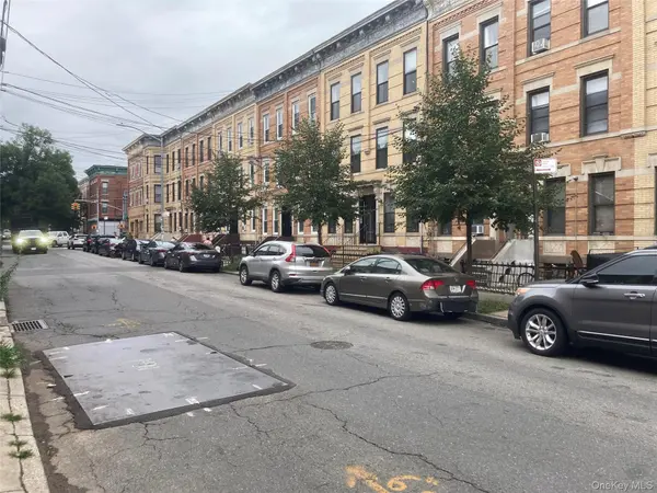 1678 Gates AVE, Ridgewood, NY 11385