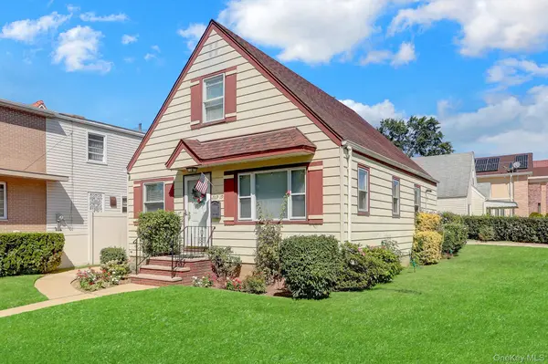 26919 81st AVE, New Hyde Park, NY 11040