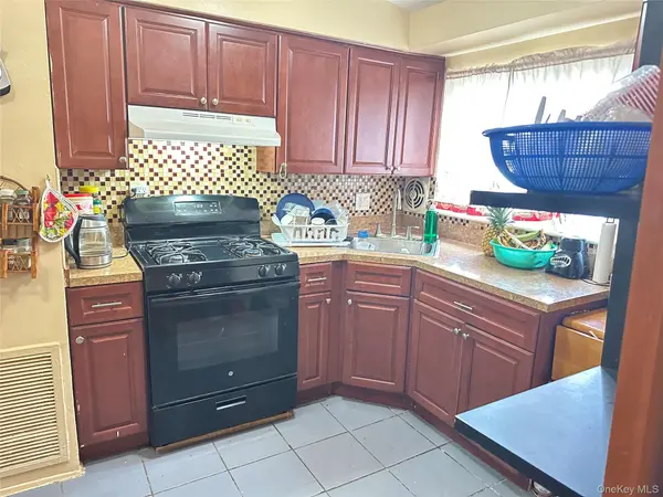 10914 142nd ST, Jamaica, NY 11435