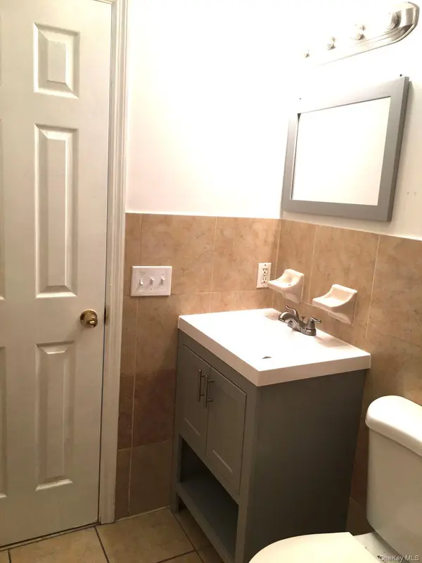 82-81 88th PL #2, Glendale, NY 11385