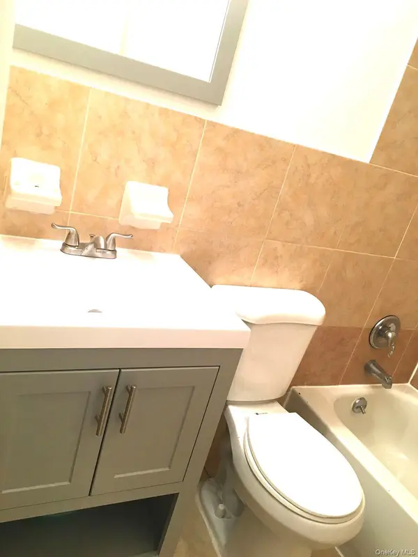 82-81 88th PL #2, Glendale, NY 11385
