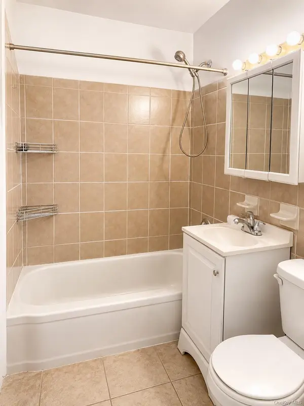1332 Metropolitan AVE, Bronx, NY 10462