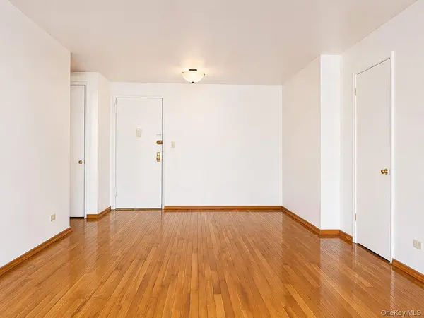 1332 Metropolitan AVE, Bronx, NY 10462