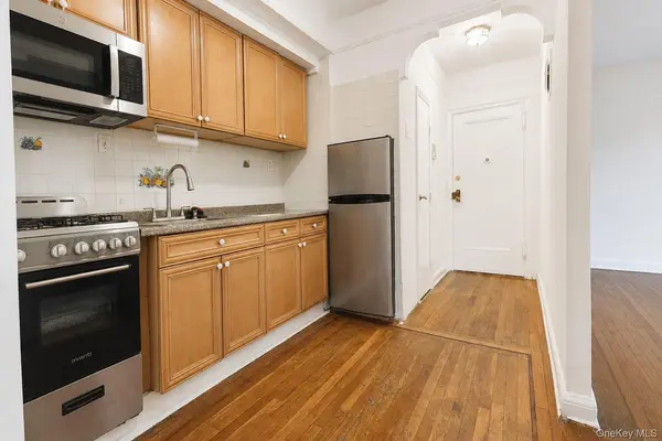 167-10 Crocheron AVE #2N, Flushing, NY 11358