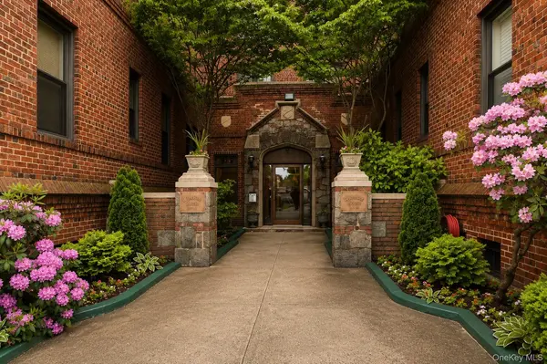 167-10 Crocheron AVE #2N, Flushing, NY 11358