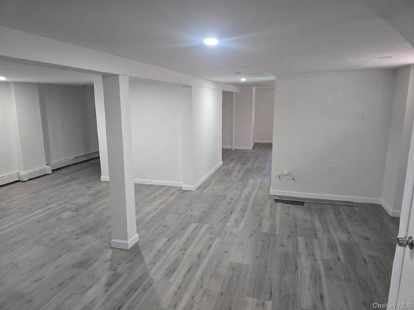 22 Mason ST, Hempstead, NY 11550