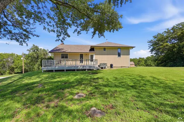 777 N 950 RD, Lawrence, KS 66047