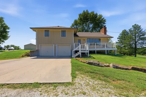 777 N 950 RD, Lawrence, KS 66047