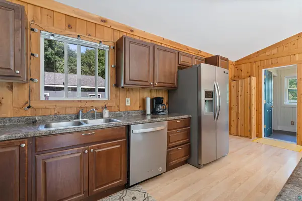 3828 Sunset Blvd, Duluth, MN 55803