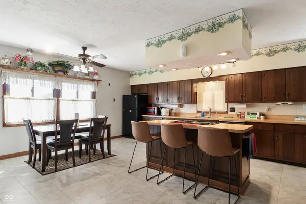 5601 Riva Ridge DR, Indianapolis, IN 46237