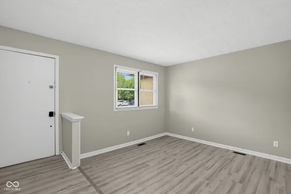9825 E 17th ST, Indianapolis, IN 46229