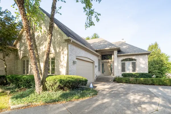 1832 Broadleaf CT, Greenwood, IN 46143