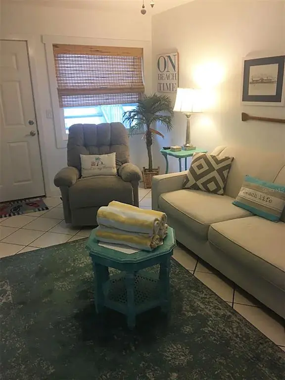 204 CHURCH AVE #9, Bradenton Beach, FL 34217