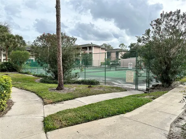 121 OYSTER BAY CIR #160, Altamonte Springs, FL 32701