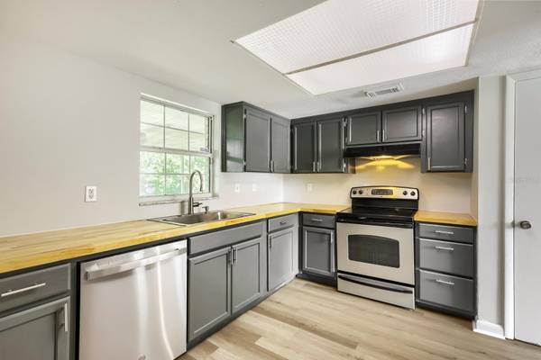 1418 OAK VALLEY DR, Seffner, FL, 33584 photo 4