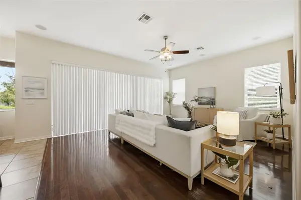 8822 WESTERLAND DR, Land O Lakes, FL 34637
