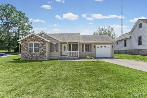607 E Park ST, Duquoin, IL 62832