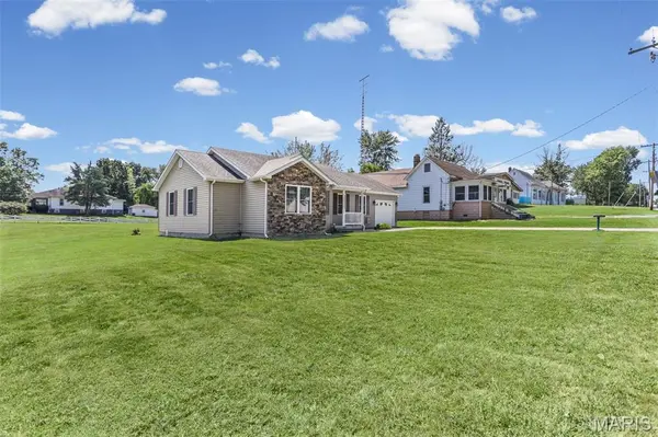 607 E Park ST, Duquoin, IL 62832