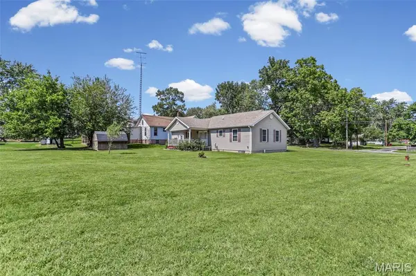 607 E Park ST, Duquoin, IL 62832