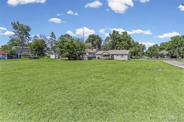 607 E Park ST, Duquoin, IL 62832