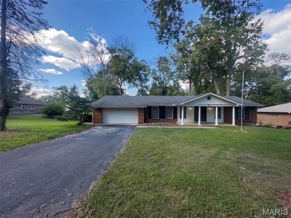 27 Nob Hill DR, Hazelwood, MO 63138