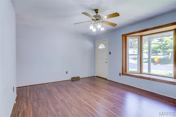 3357 Glendale AVE, St Charles, MO 63301