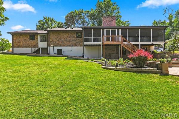 7001 Weber RD, St Louis, MO 63123