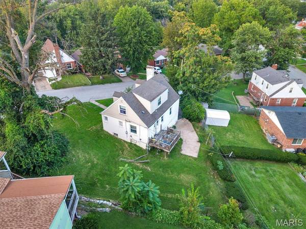 6710 Kenwood DR, St Louis, MO 63121
