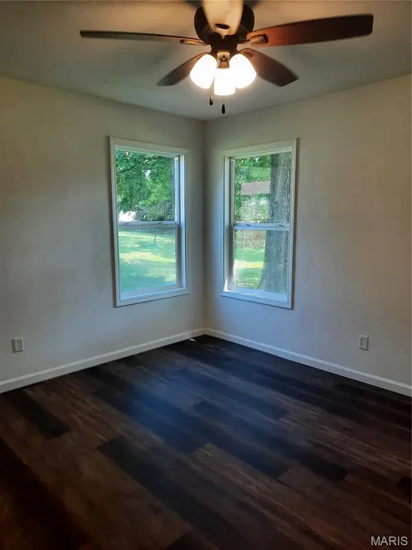 503 Kidwell DR, Cuba, MO 65453