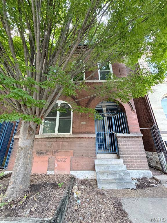 1719 S Tucker BLVD, St Louis, MO 63104