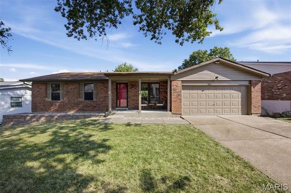 2675 Victron DR, St Louis, MO 63129