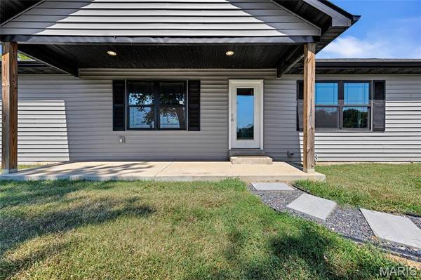 4375 Jj RD, Waterloo, IL 62298