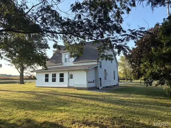 3708 State Route 160, Highland, IL 62249