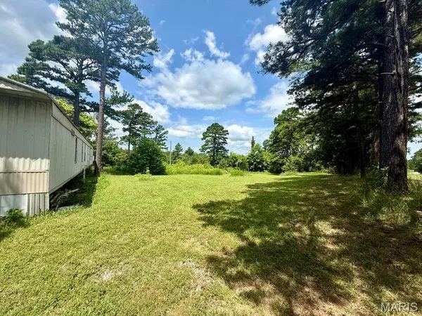 8905 Highway E, Houston, MO 65483