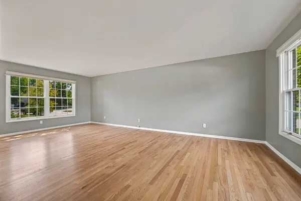 43 Dunham PL, St. Charles, IL 60174